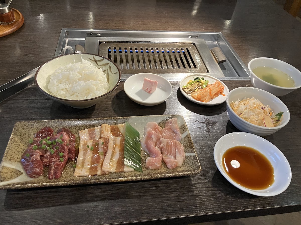 焼肉と料理シルクロード