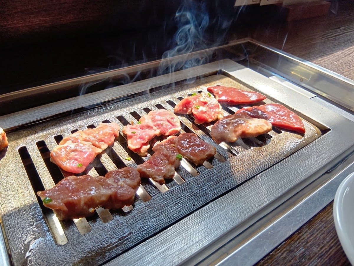 焼肉と料理シルクロード