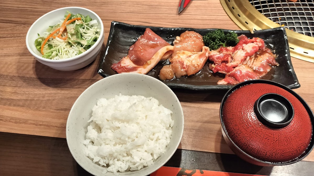 焼肉菜包 ぼくぜん 福住店